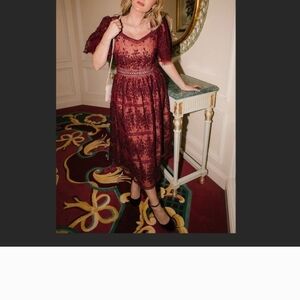 Ivy City Co Burgundy Lace Midi Dress